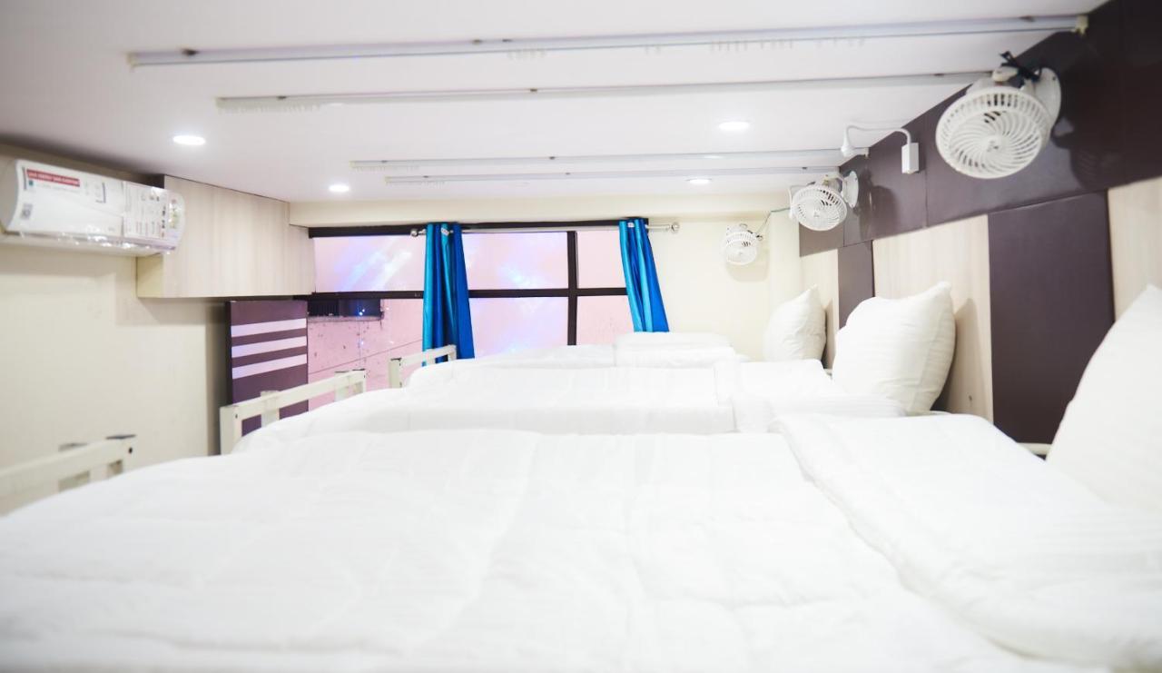 Himalayan Hostel Ню Делхи Стая снимка