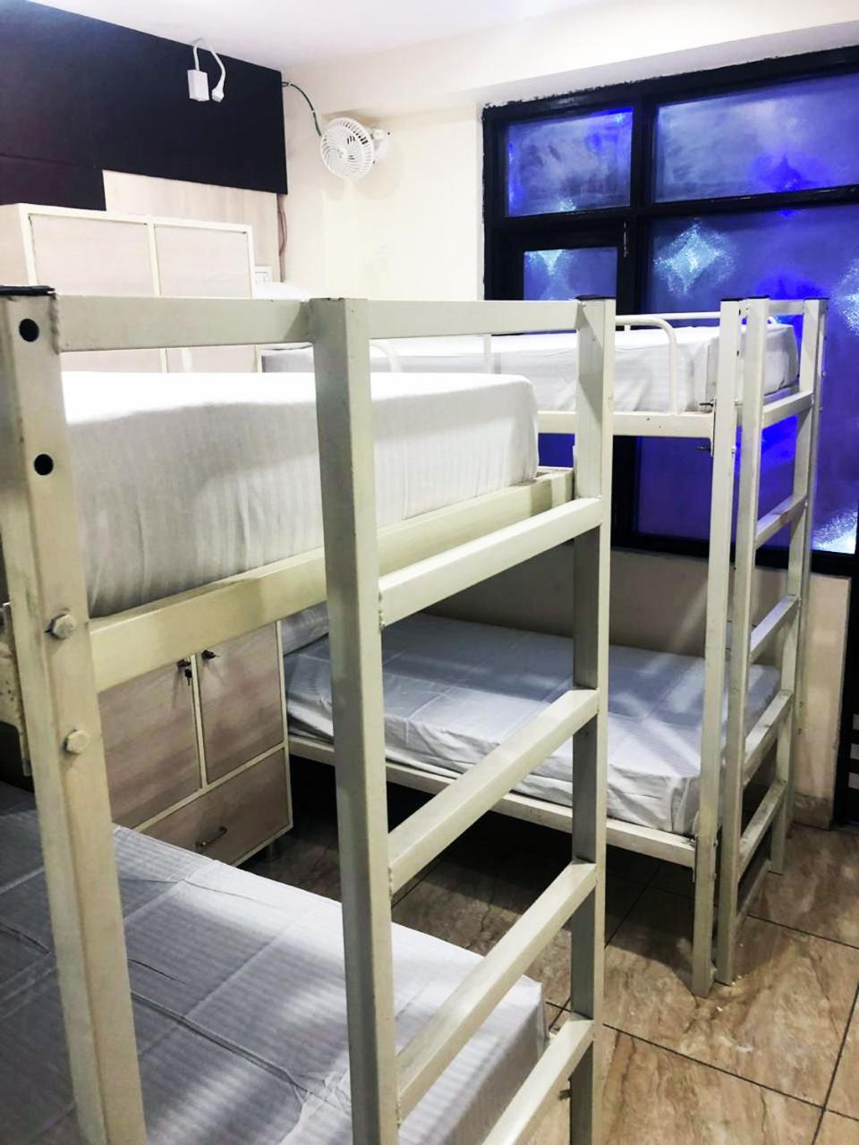 Himalayan Hostel Ню Делхи Стая снимка